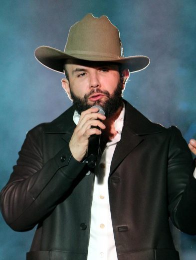 Carín León llenará de música y millones a Michoacán con su próximo concierto 32 con
