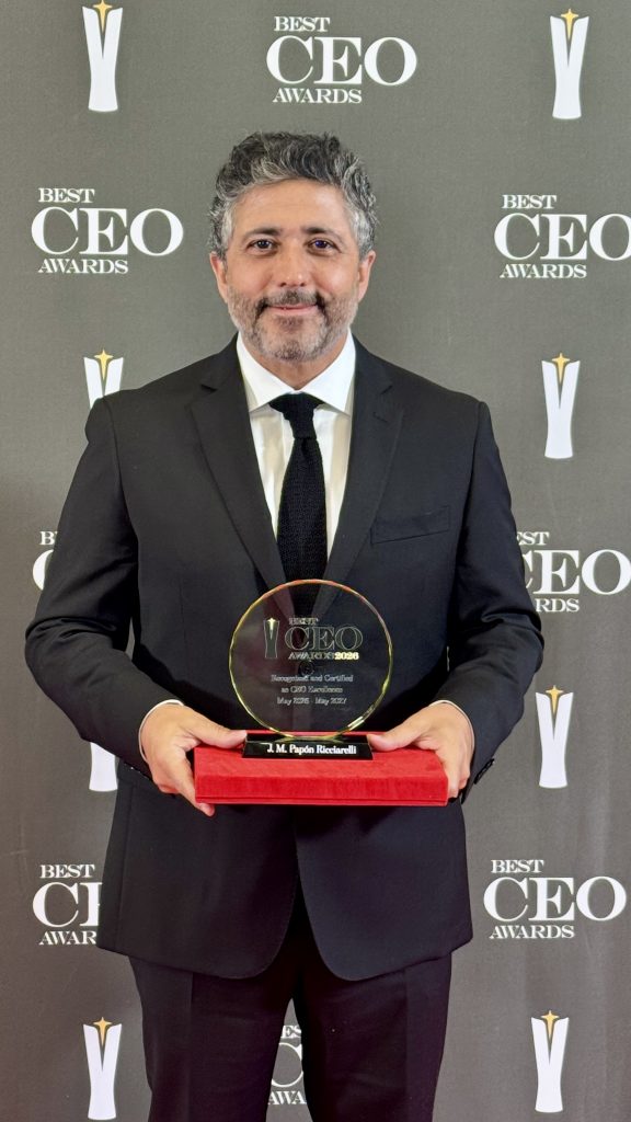 Papon Ricciarelli gana el Best CEO Award 2026 por su impacto en New Business 33 Papon best CEO Awards