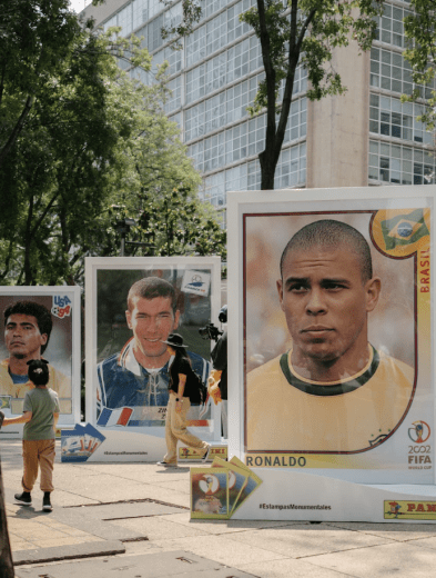 Panini toma Reforma: Las estampas monumentales que convierten la CDMX en un museo del fútbol 33 Screenshot at May 05 18 02 48