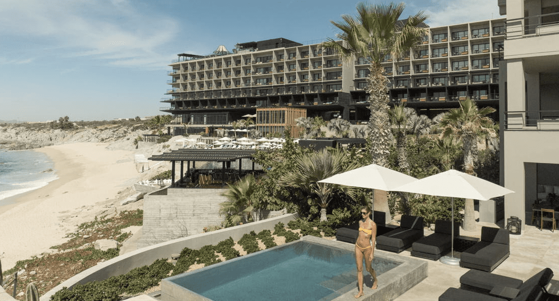 Habitaciones que Son Destinos en Sí Mismas: The Cape Hackea el Lujo con Catas de Vino Privadas desde el Balcón 31 Screenshot at May 20 18 28 09