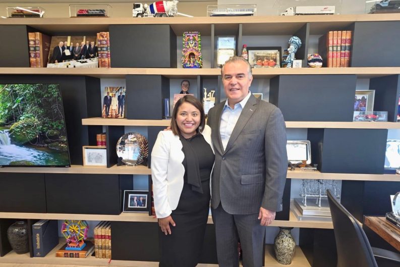 Tijuana en la mira nacional: Evelyn Sánchez y Francisco Cervantes trazan ruta para el desarrollo económico de la frontera 34 WhatsApp Image 2026 05 13 at 16.02.41