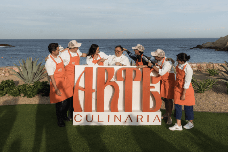El despertar de los sentidos en la Bahía de Santa María: Estrellas Michelin y mixología de vanguardia inauguran el festival culinario de ultra lujo en Los Cabos 31 Screenshot at Jun 03 19 33 14