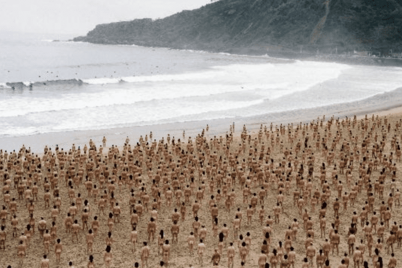 Spencer Tunick convertirá Gran Canaria en un lienzo humano por los derechos LGTBIQA+ 37 Screenshot at Jun 18 15 43 56