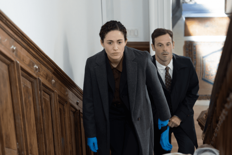 La cacería ha comenzado: Disney+ revela el primer vistazo de "Furia" con Emmy Rossum 37 Screenshot at Jun 29 17 25 44