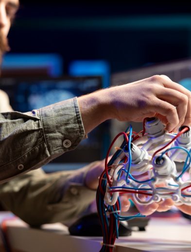 Neuroempleabilidad: El nuevo superpoder profesional que llega a la Feria Laboral UEES 2026 30 WhatsApp Image 2026 06 09 at 12.15.54