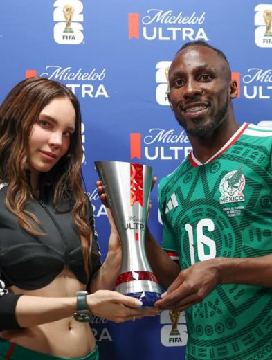 Belinda y Michelob Ultra celebran la grandeza: Julián Quiñones es el "Superior Player of the Match" 28 Michelob thunder mx