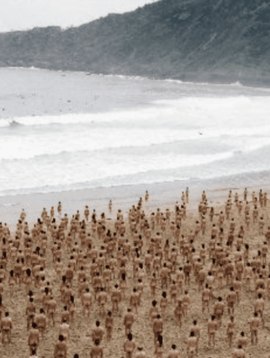 ¡Sé parte de la historia! Spencer Tunick prepara su obra más colorida en Gran Canaria 34 Screenshot at Jul 09 09 51 26