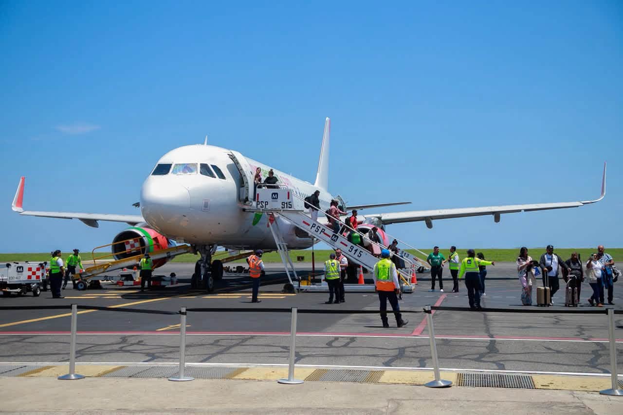 ¡Manzanillo más cerca que nunca! Viva Aerobus inaugura ruta desde el AIFA 25 Vuelo Inaugural Viva Aerobus Foto de Gobierno de Colima
