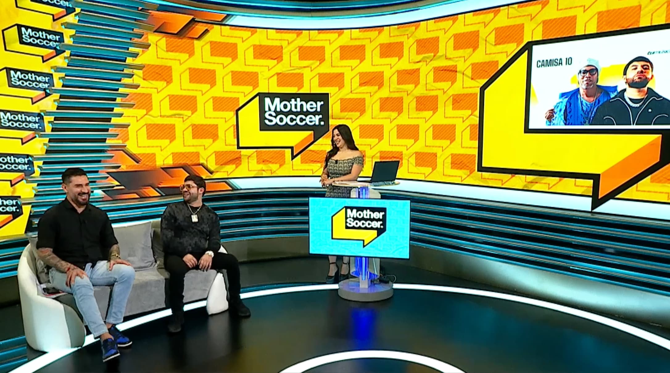 “Traka”: Luis R. Conríquez se confiesa con Mother Soccer sobre su pasión por el futbol, Ronaldinho y su nuevo disco 25 image 1 4