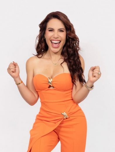 Lindsay Casinelli: La voz y el rostro detrás del Mundial que está rompiendo récords en Telemundo 33 image 6