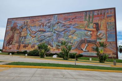 Más allá de un centro de convenciones: El Mazatlán International Center y su récord mundial 29 large Mural Centro de Convenciones scaled 8f1983c640