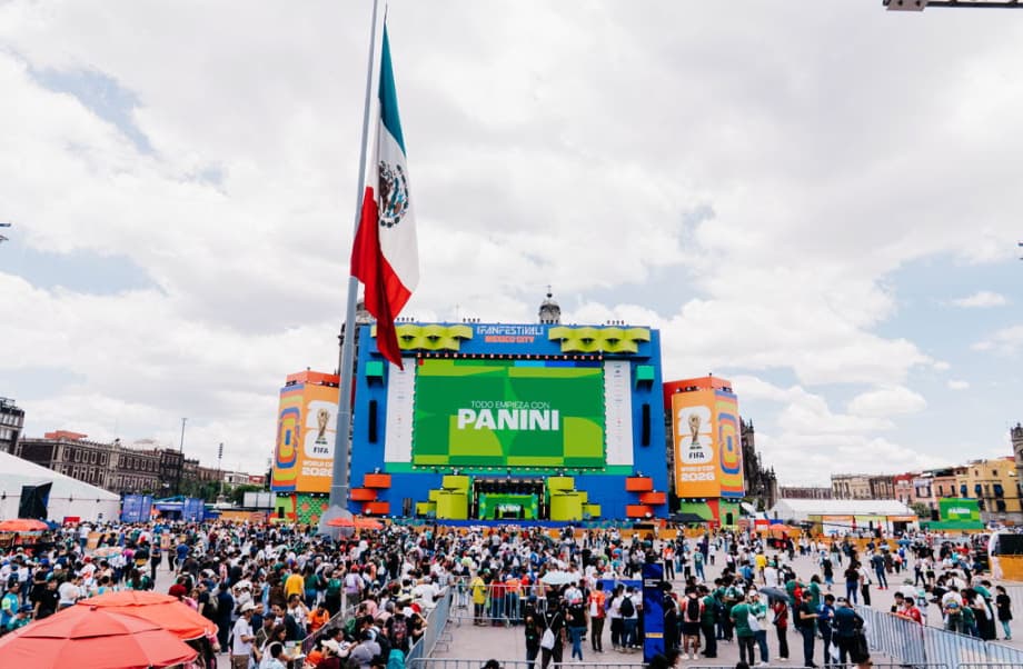 ¡Récord Guinness! Panini se corona con el intercambio masivo de estampas más grande del mundo 25 panini thunder nomada capital