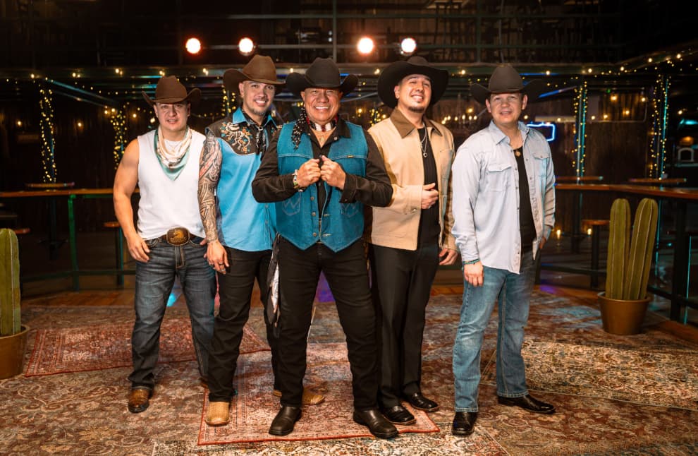 Bronco regresa al romance con el estreno de su nuevo sencillo “Modo Amor” 25 image 11 9