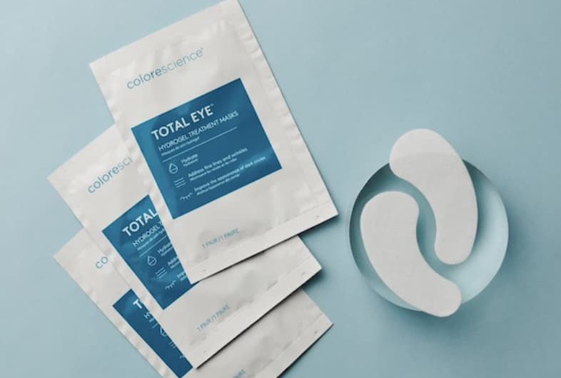 Colorescience Total Eye Hydrogel Treatment Masks combinan ciencia avanzada e ingredientes clave para cuidar y refrescar una de las zonas más delicadas del rostro 34 image 2 12