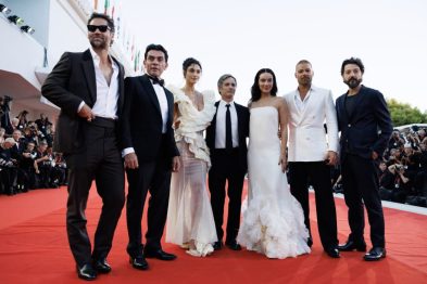 Gael García Bernal estrena con éxito en el Festival de Cine de Venecia su nueva película: Hombre al agua 33 image 2 6