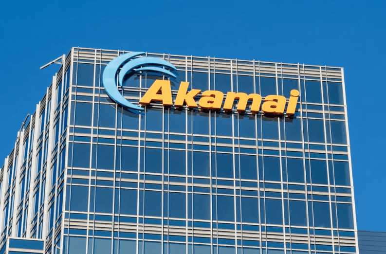 Defensa cibernética en la red de suministro: Akamai ExAR frena un complejo ataque multietapa en América Latina 31 Akamai