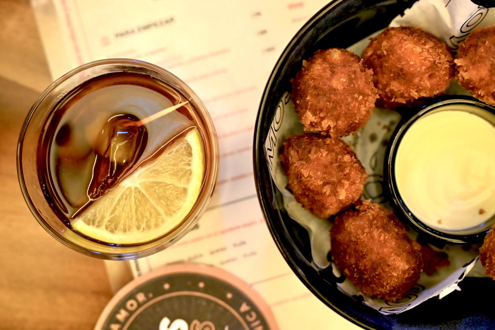 Bocado a bocado: Mos a Mos lleva el auténtico sabor de las bocaterías españolas y la hora del vermut a la colonia Nápoles 25 Mos a Mos Bocateria Croquetas