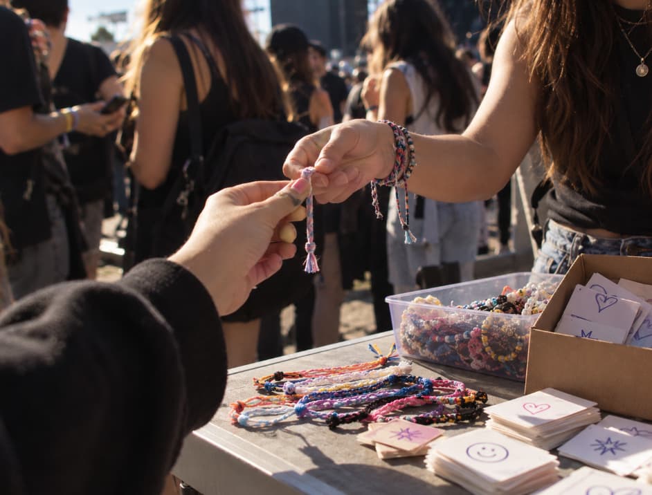 ¿Los regalos de fans pueden generar problemas legales? Lo que debes saber sobre los freebies y la propiedad intelectual en los conciertos 25 image 27