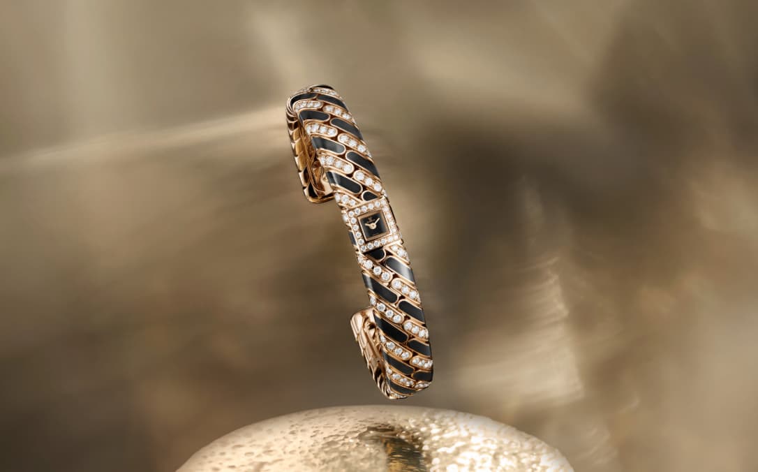 Maestría en miniatura: Jaeger-LeCoultre presenta el nuevo Calibre 101 Chain en oro rosa, diamantes y HyCeram® negro 25 image 4 17