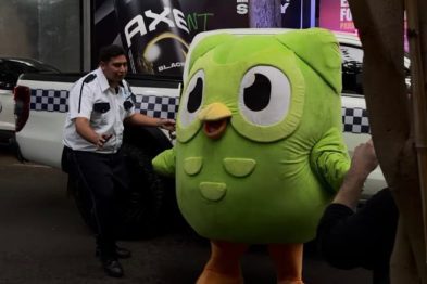 AXE y Duolingo pactan una inesperada alianza tras la divertida "detención" de la mascota Duo 33 image 4