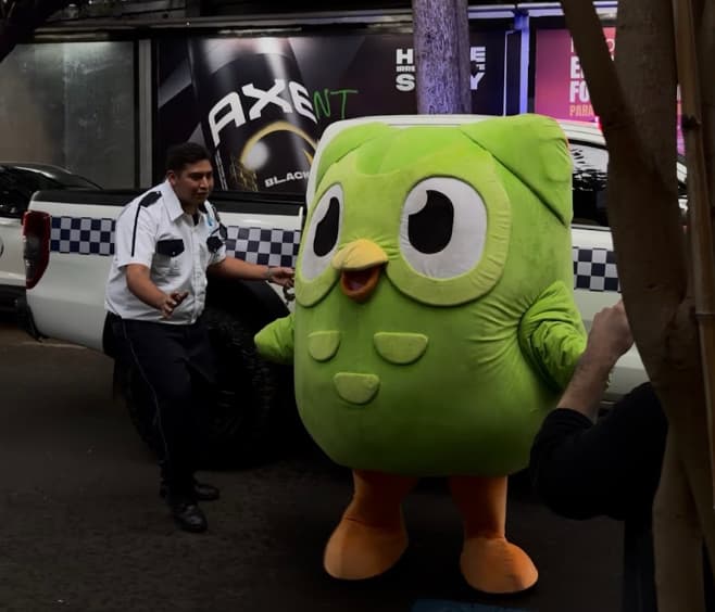 AXE y Duolingo pactan una inesperada alianza tras la divertida "detención" de la mascota Duo 25 image 4